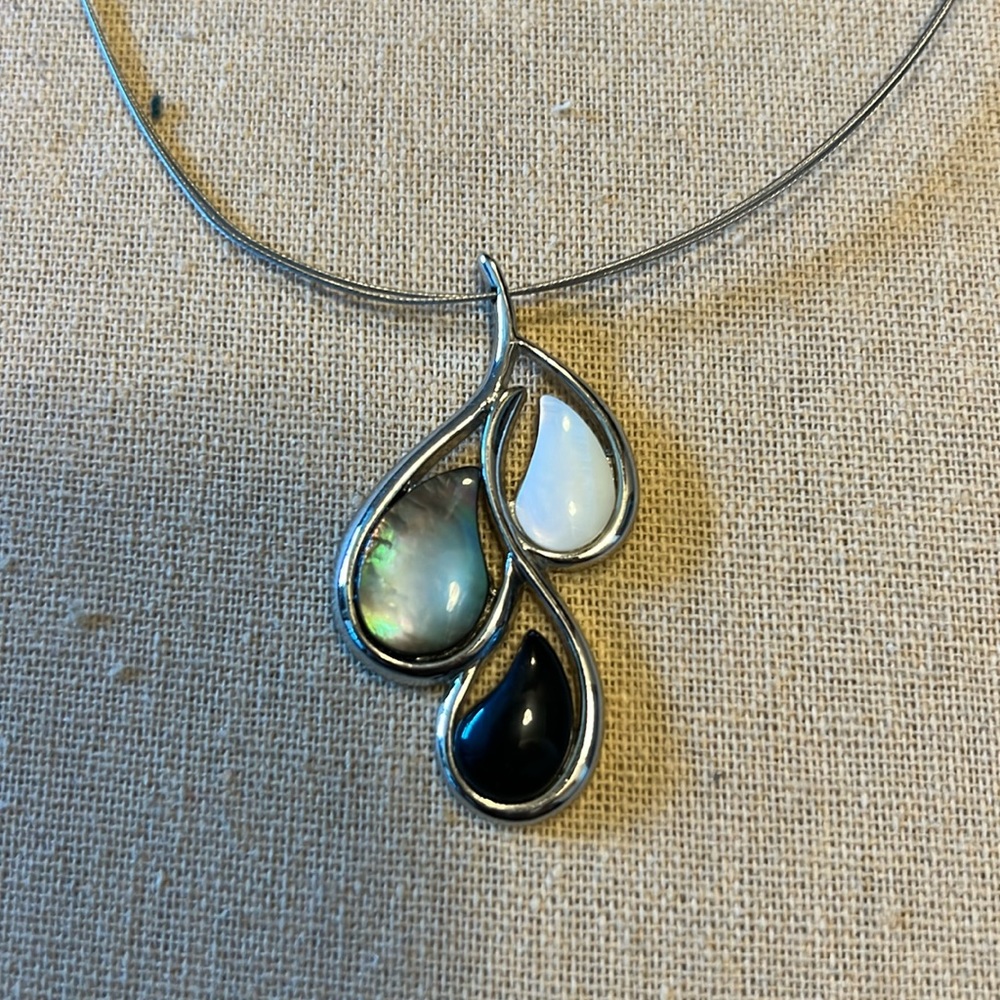 Lia Sophia adjustable necklace